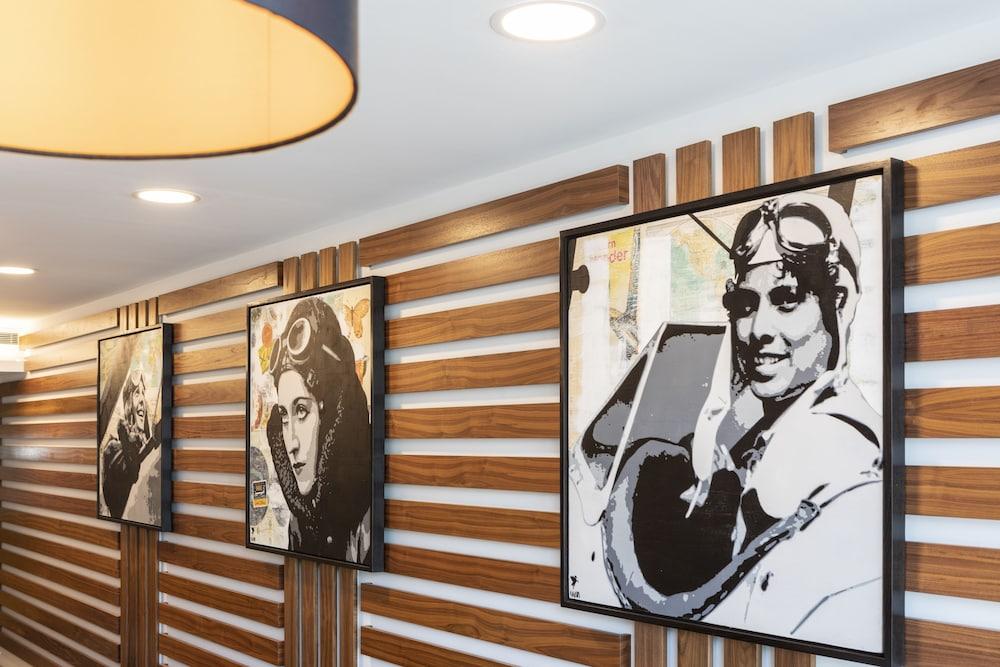 St Giles Heathrow - A St Giles Hotel Feltham Экстерьер фото
