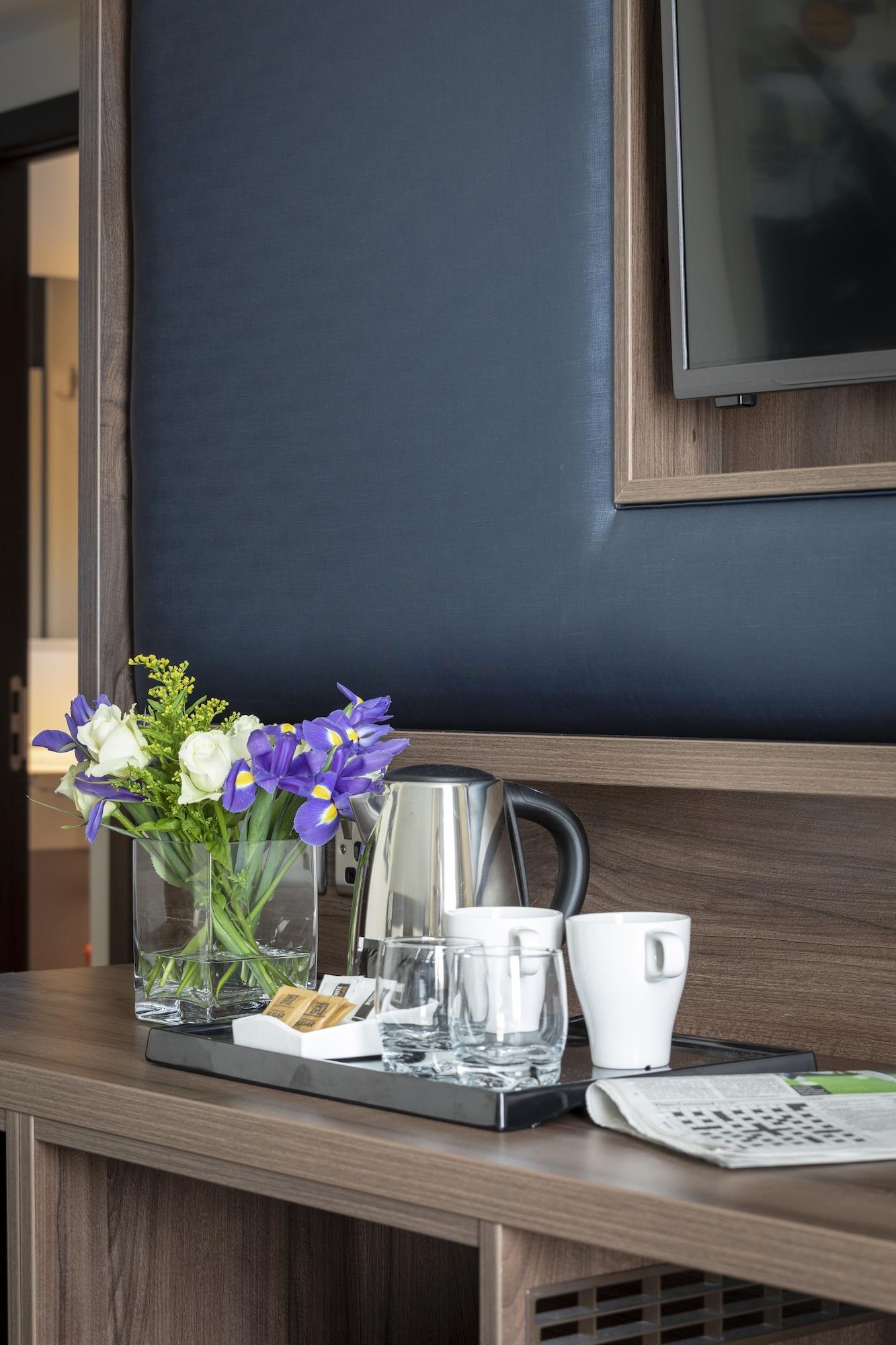 St Giles Heathrow - A St Giles Hotel Feltham Экстерьер фото