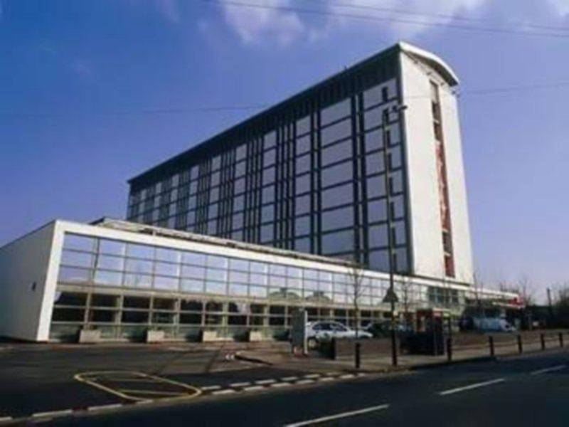 St Giles Heathrow - A St Giles Hotel Feltham Экстерьер фото