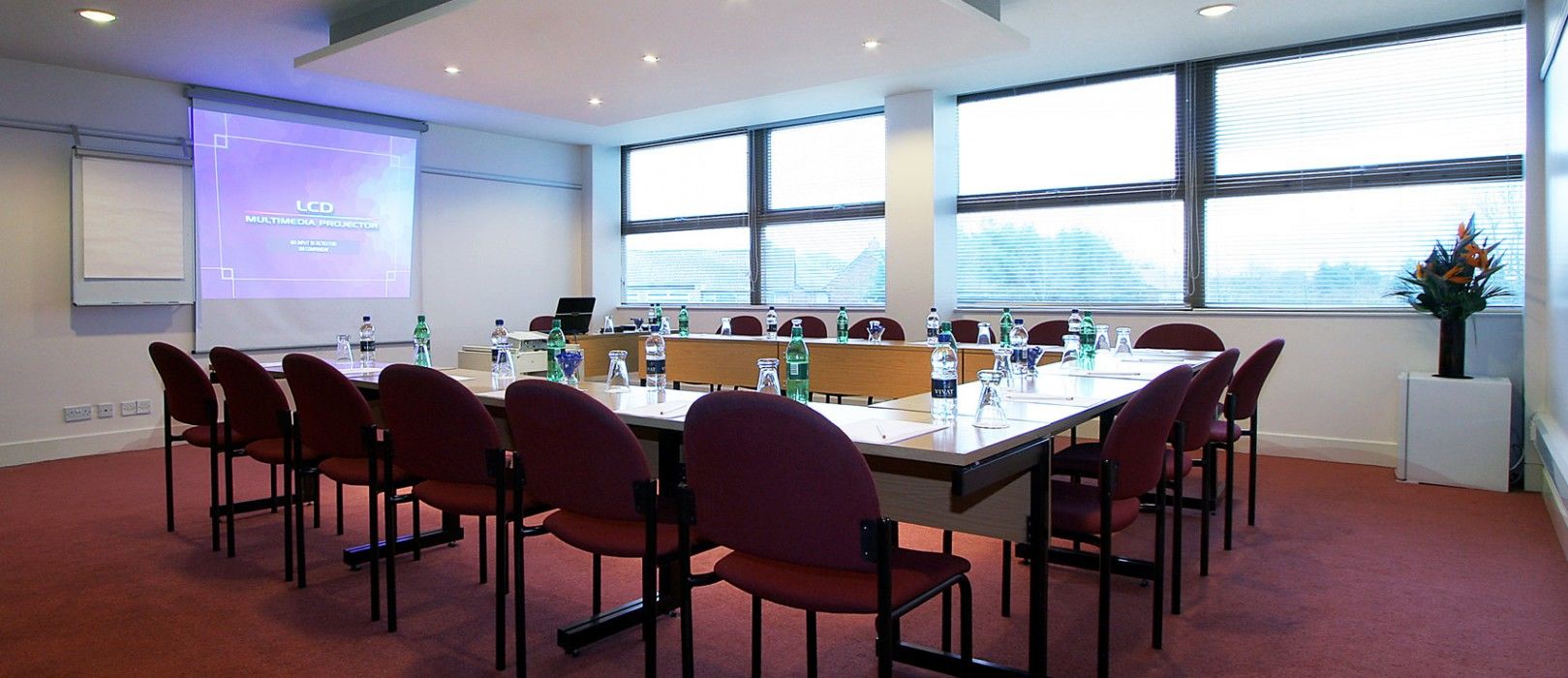 St Giles Heathrow - A St Giles Hotel Feltham Экстерьер фото