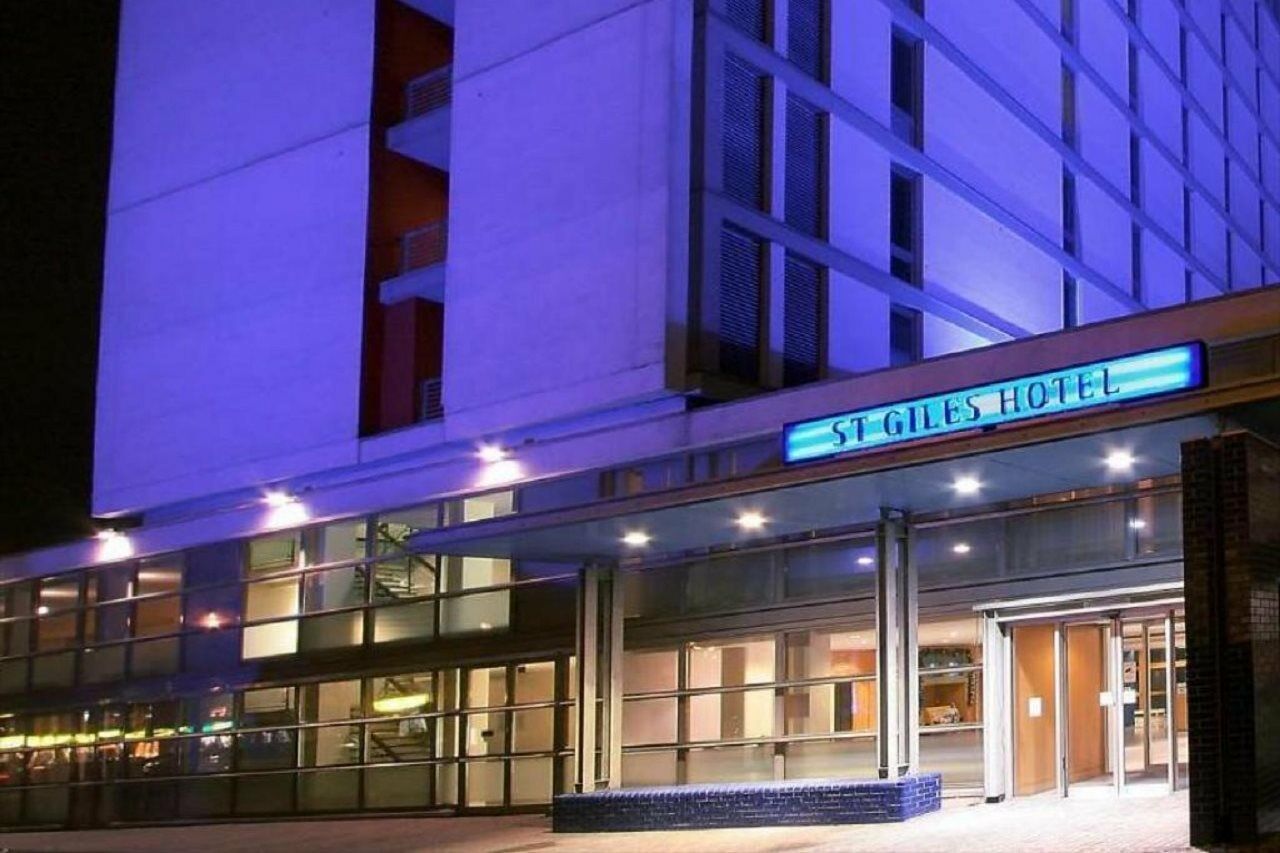 St Giles Heathrow - A St Giles Hotel Feltham Экстерьер фото