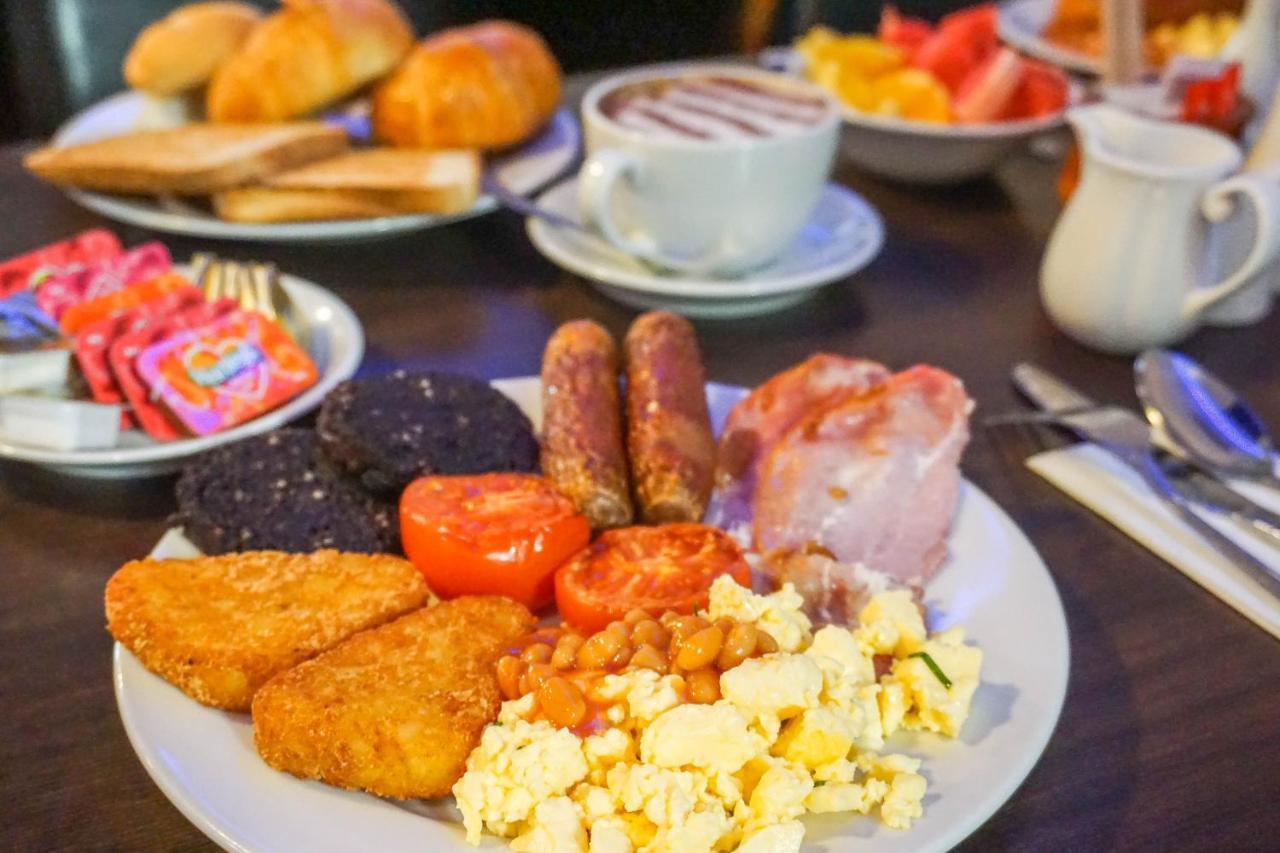 St Giles Heathrow - A St Giles Hotel Feltham Экстерьер фото